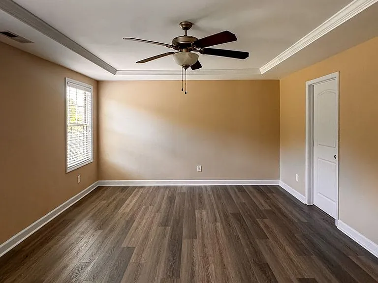 717 Saint Johns Loop — Photo 15