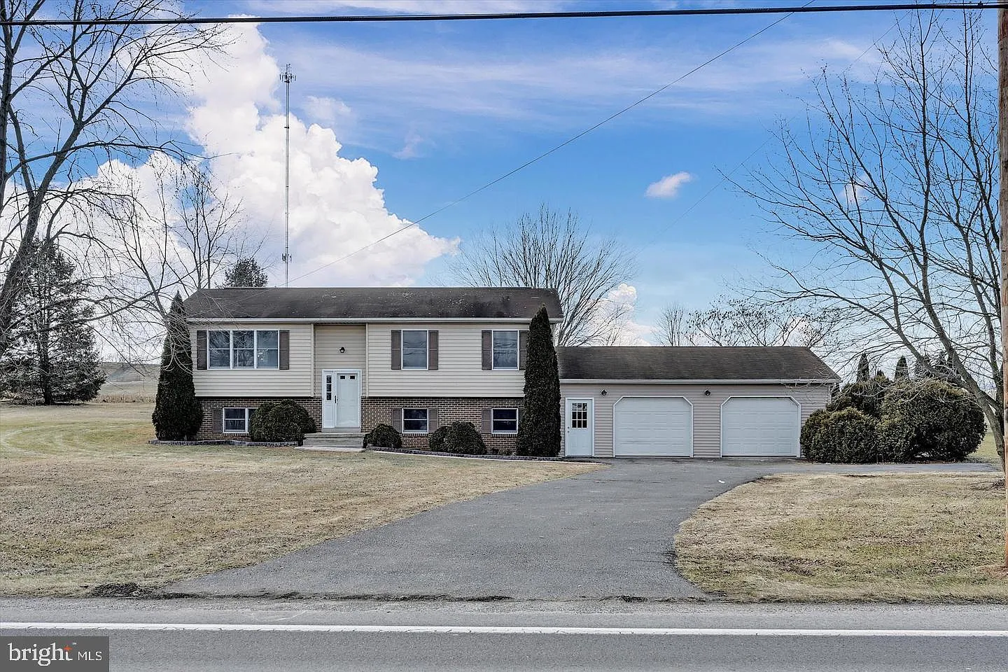 2122 Newville Rd photo 1