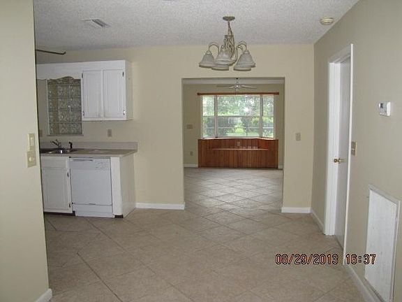 4th image of 273 SE EYERLY AV Avenue