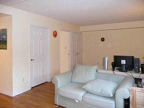 4th image of 6902 Narrows Ave