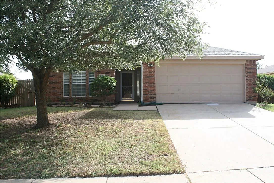 3 bed, 1270 sqft, $1,850 — Photo 1