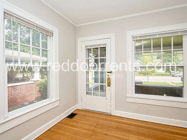 4704 N College Ave — Photo 13