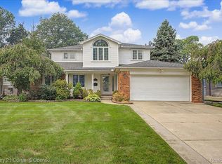 811 Nightingale St, Dearborn, MI 48128
