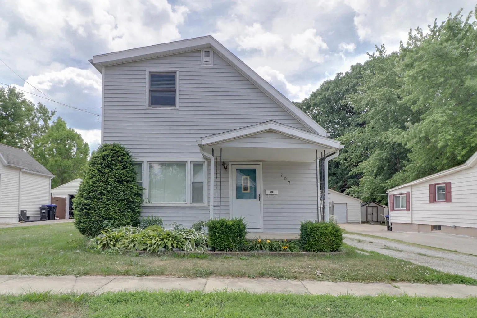 707 E Miller St photo 1