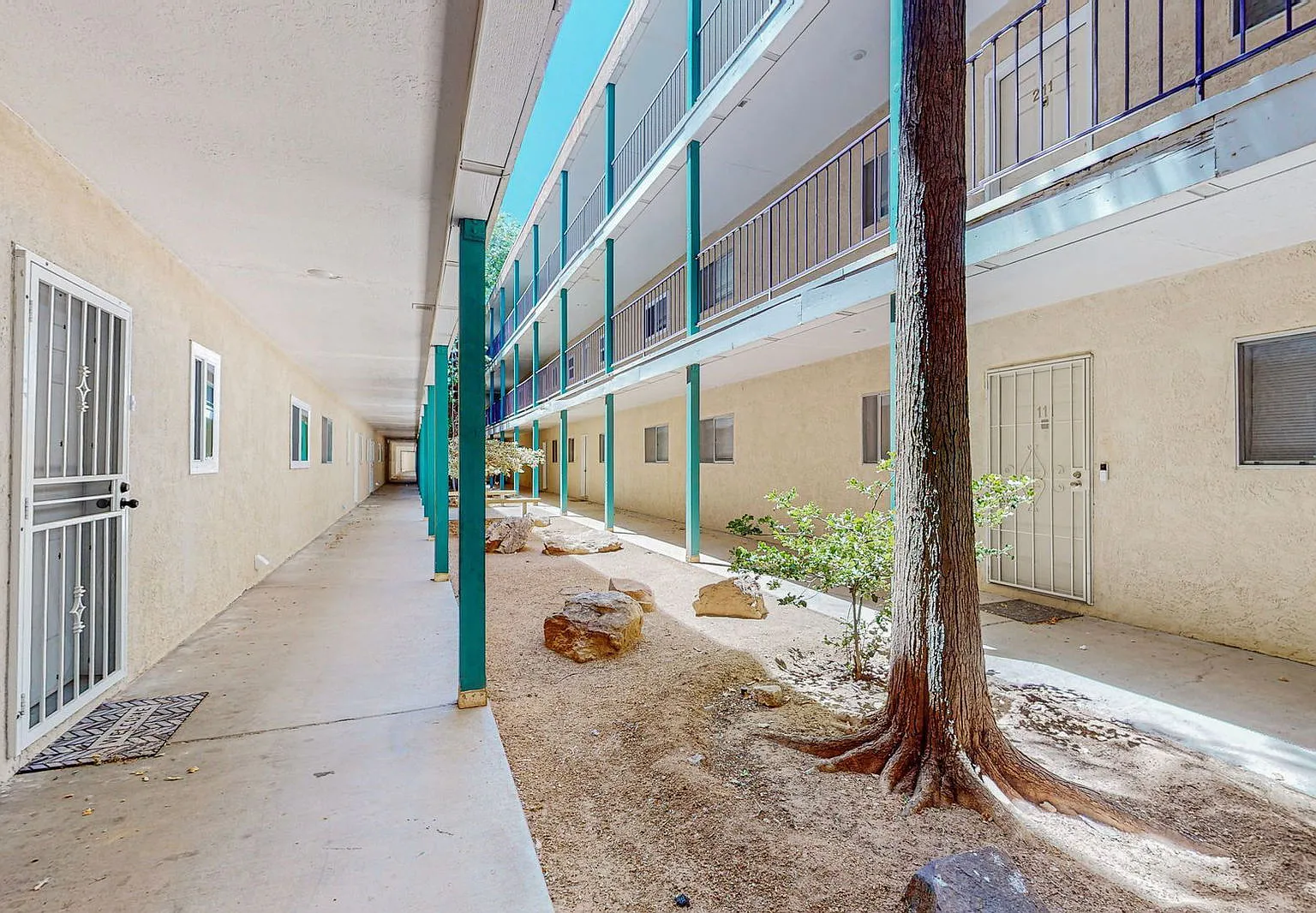 1 bed, 1.0 bath, 848 sqft, $1,200 — Photo 4