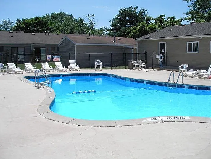 6285 Ivywood Ct — Photo 2