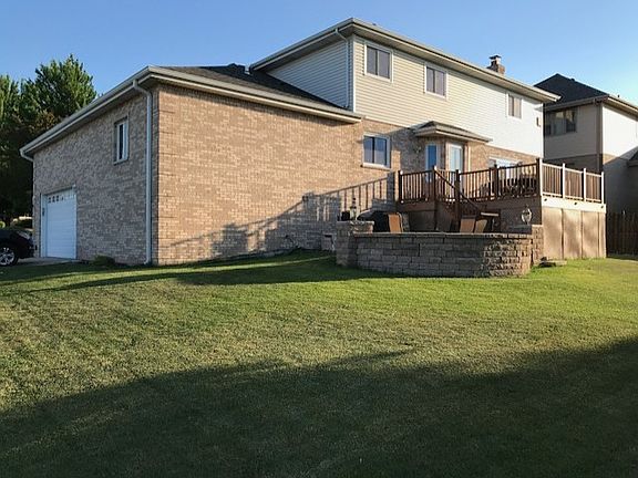 3rd image of 9030 Hawthorn Dr