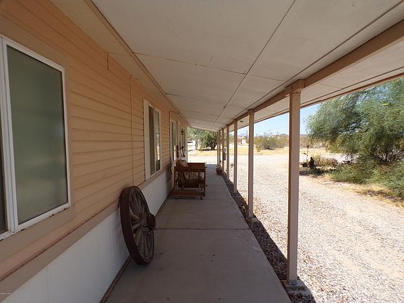 3rd image of 25415 Horseshoe Ln