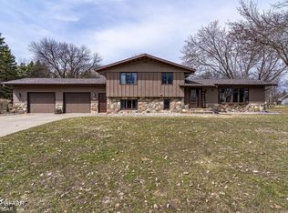106 Stephen Dr SE, Fertile, MN 56540