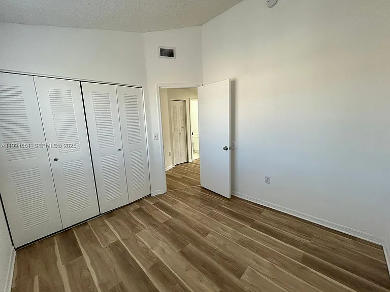 6255 Kendale Lakes Cir #225 — Photo 39
