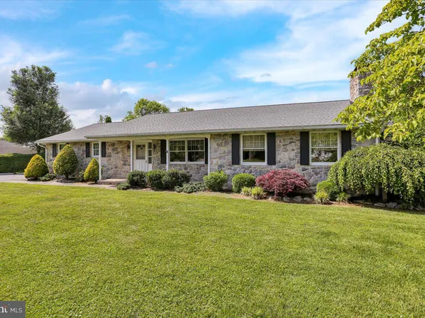 5503 Fairway Dr N, Reading, PA 19606