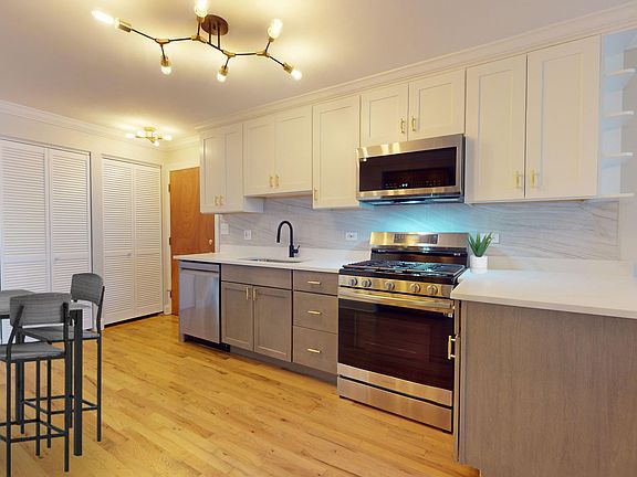 2nd image of 1514 W Pratt Blvd APT 1C