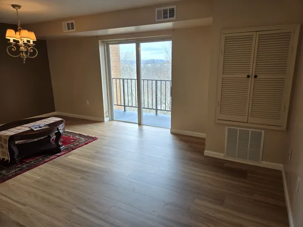 1001 Grandview Ave APT 602, Bridgeville, PA 15017