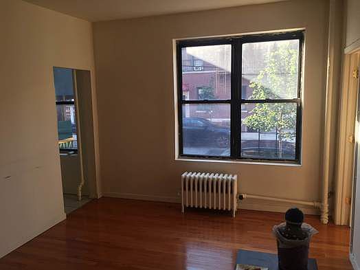 4th image of 3169 37th St APT 4