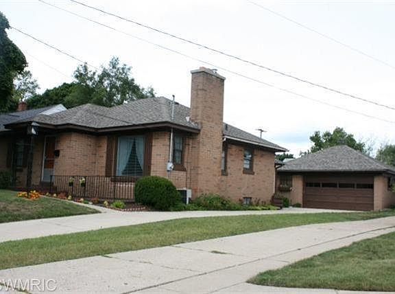 2nd image of 1247 Oaklawn St NE