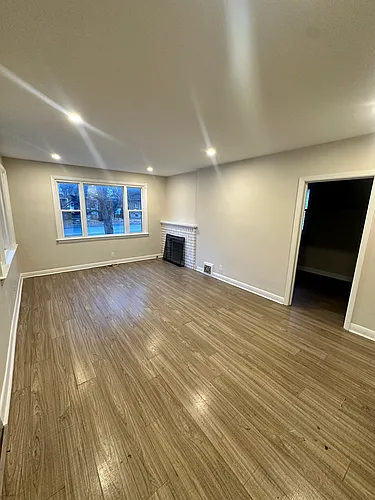 145 Wharncliffe Rd N #1 Photo 1