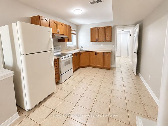 5th image of 67 Macbride Cres