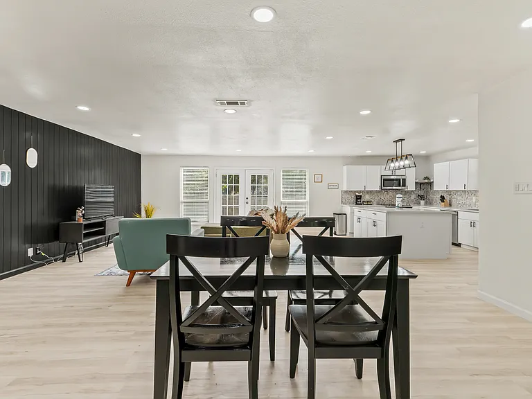 1813 Erwin Pl — Photo 11