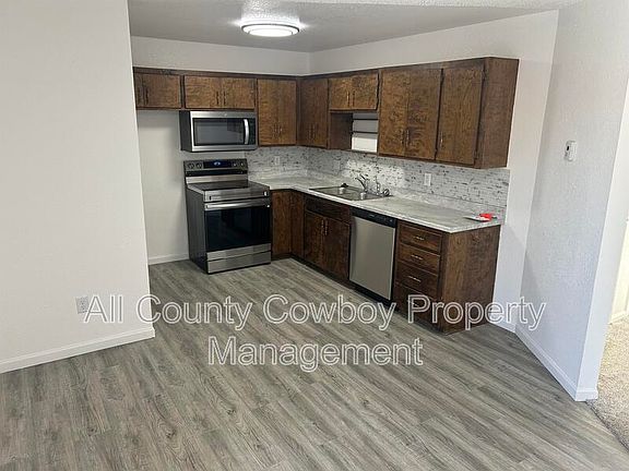 2nd image of 4210 Comanche Dr