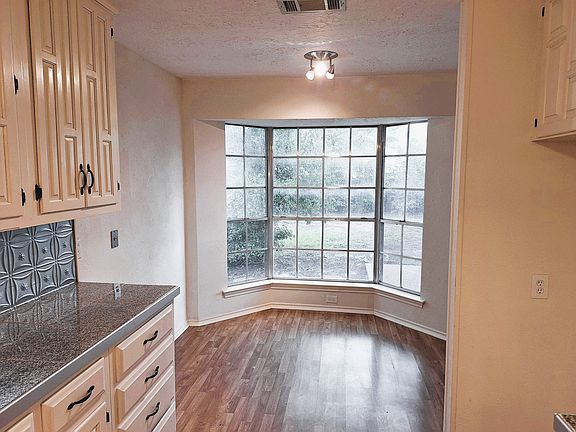 5th image of 2108 Scarlet Oak Dr