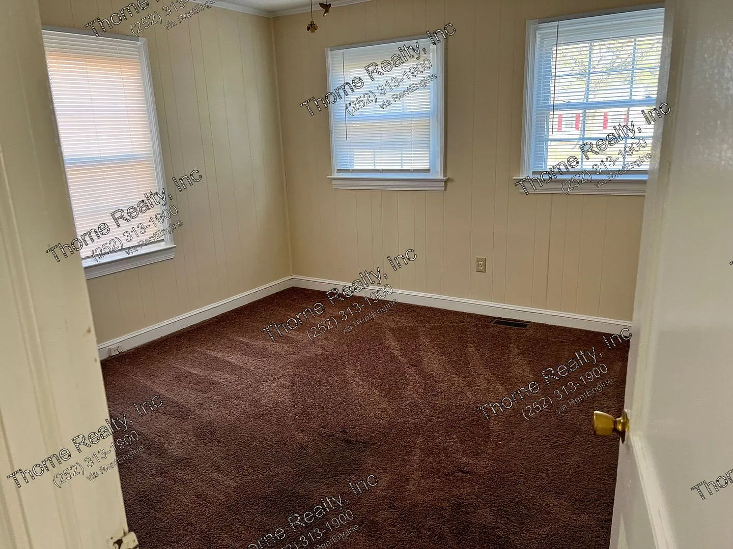 2 bed, 1.0 bath, 876 sqft, $865 — Photo 2