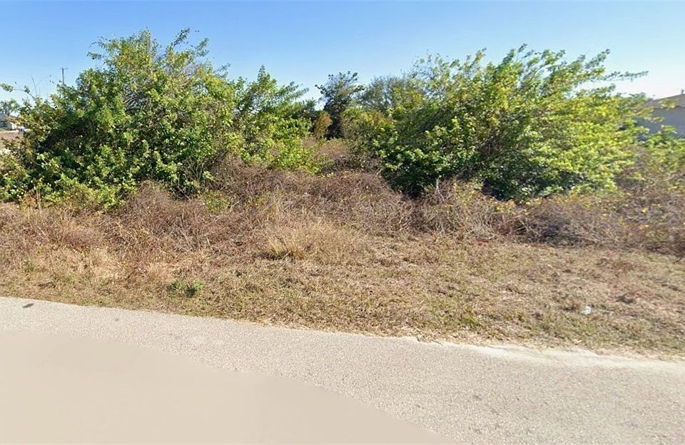 2nd image of 335 Ranchito Ave