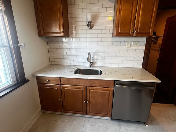 2nd image of 74 Ridgewood Rd