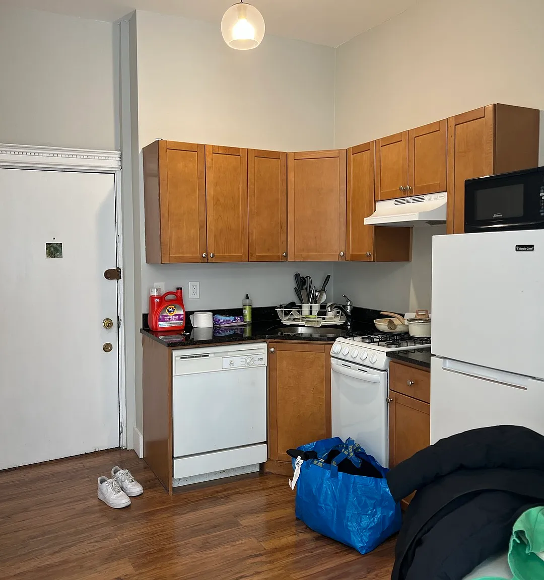 Studio, $2,200 — Photo 4