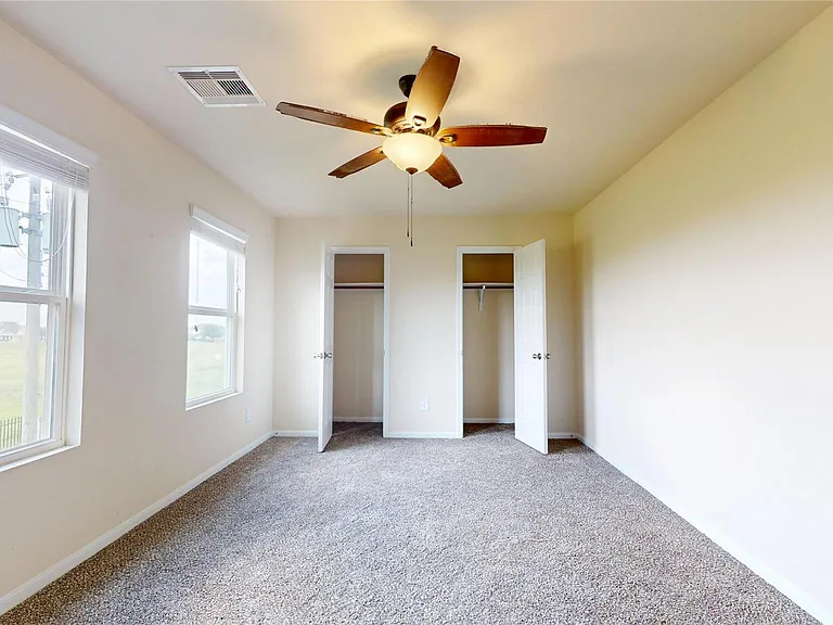 2102 Red Cedar Trl — Photo 33
