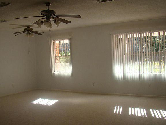 5th image of 5819 Hillcrest Dr