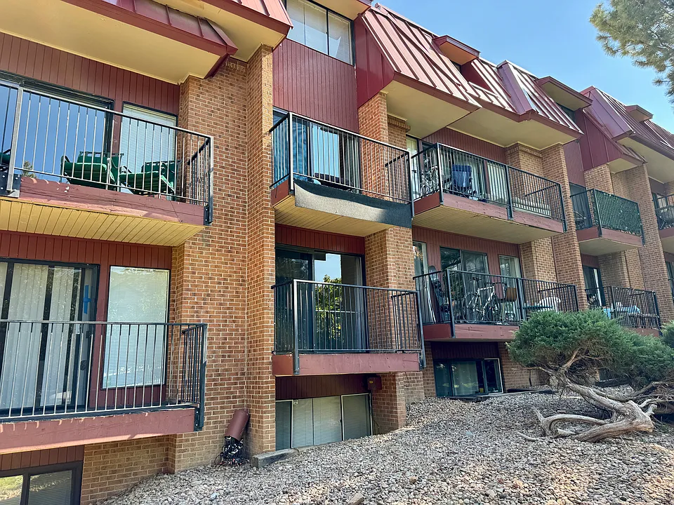 1200 College Ave #121