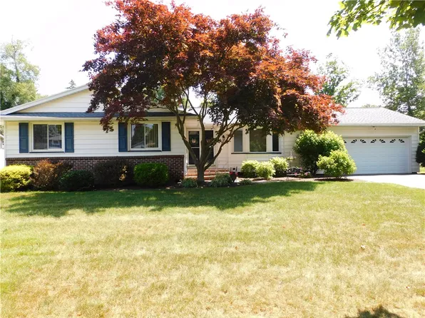 40 Kensington Ct, Rochester, NY 14612