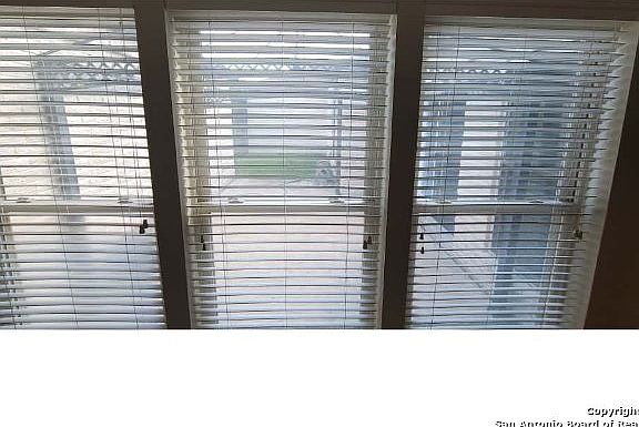 5th image of 5603 ARNCLIFFE DR