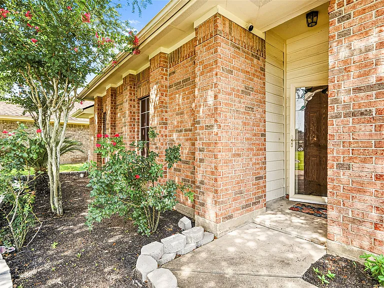 13515 Gospel Way — Photo 4