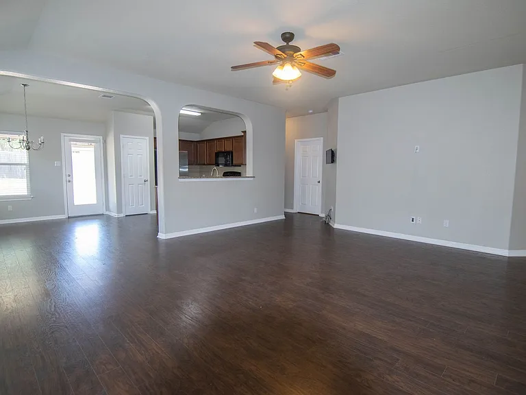 504 Comal Run — Photo 7