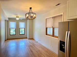 1219 W Erie St APT 2A, Chicago, IL 60642