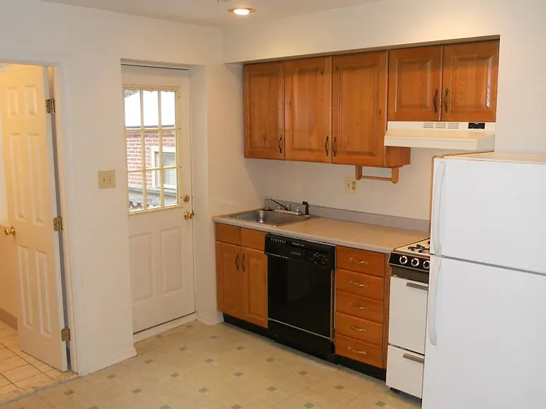 812 S 3rd St #3 — Photo 4