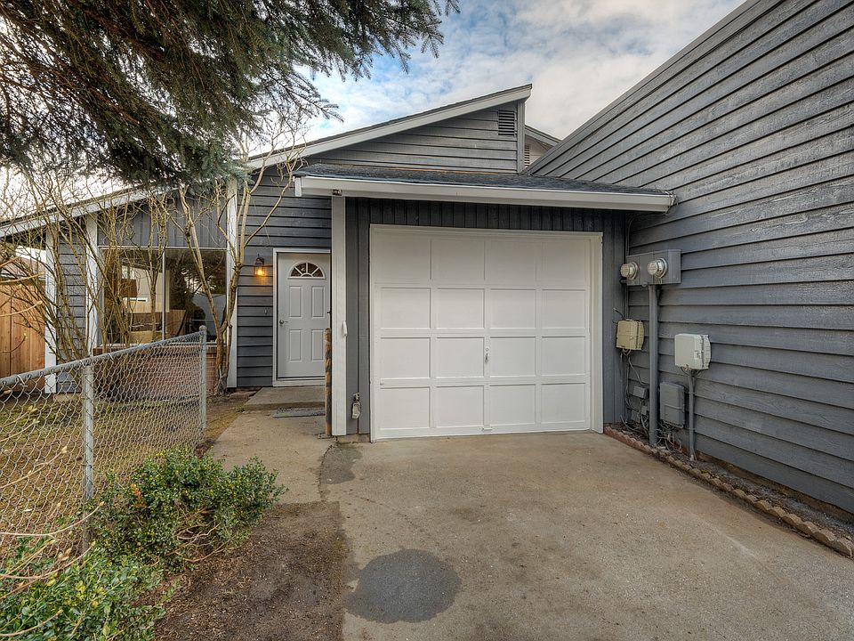 1st image of 5305 101st Pl NE