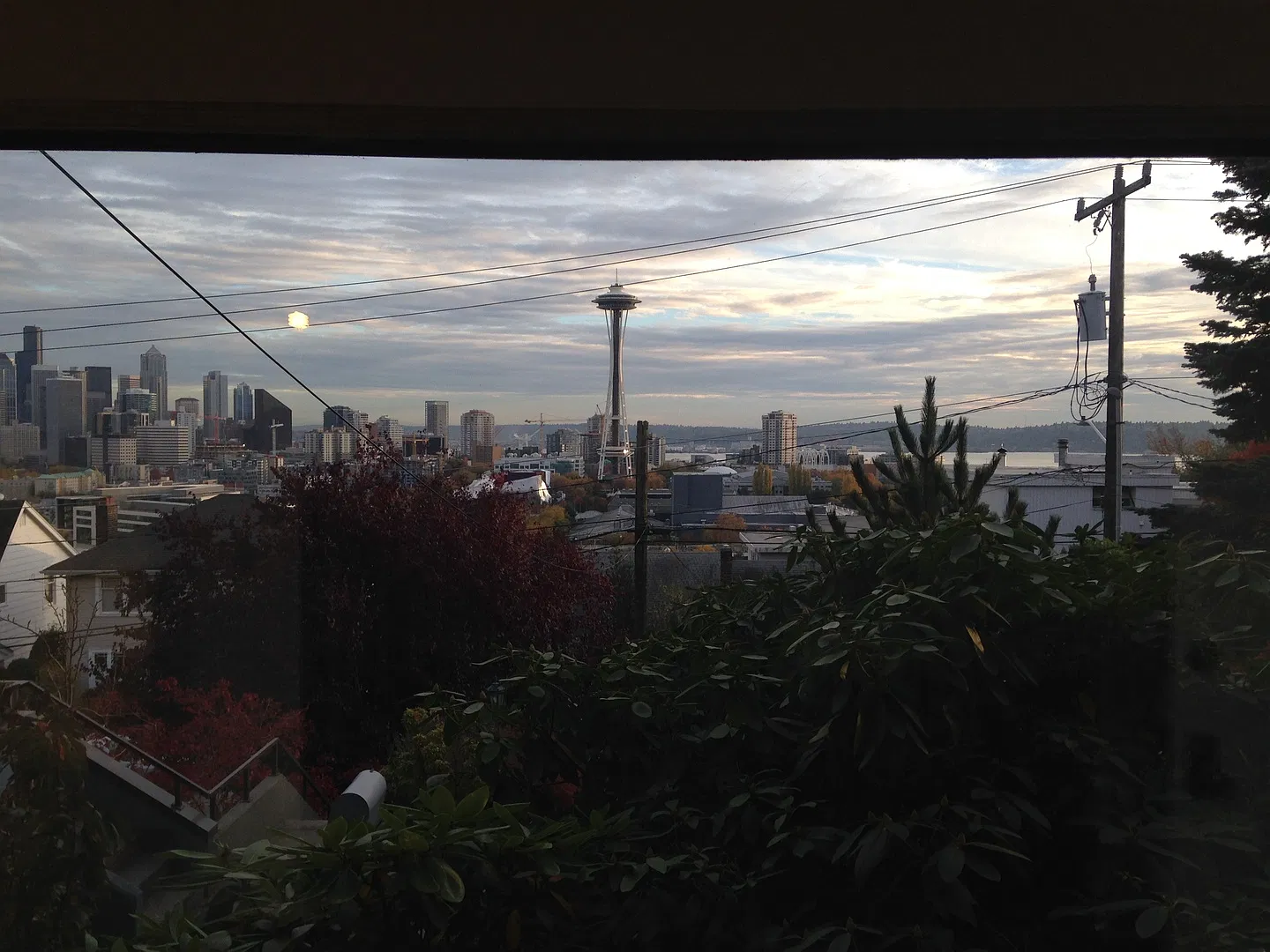 Great location on Queen Anne 2 bedrooms home with Space Needle view — Photo 3