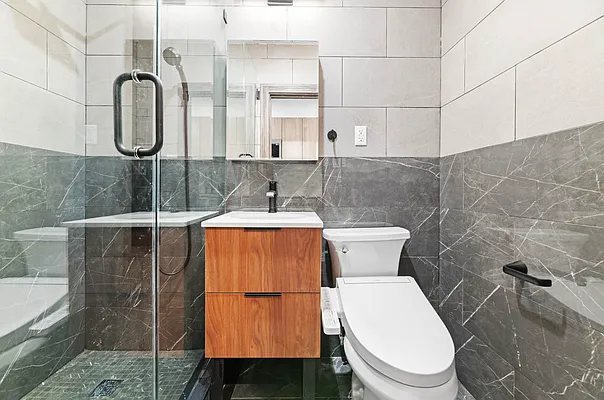 Rented by REAL New York | media 25