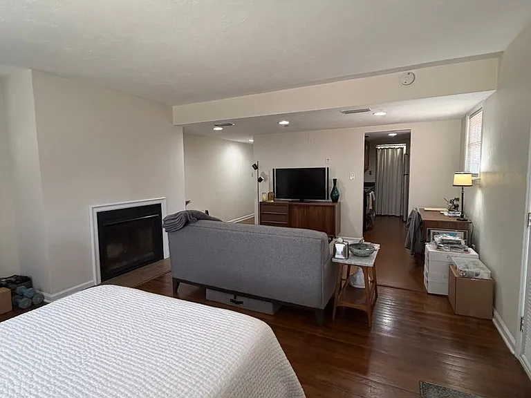 Large Studio Condo Downtown Walking Distance to the Florida State Capitol — Photo 38