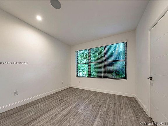 3rd image of 473 Mendoza Ave APT 6