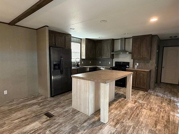 3rd image of 1221 Road 5500