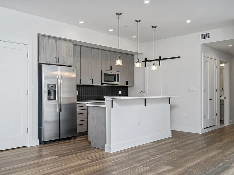 429 Cherry St #7 — Photo 4