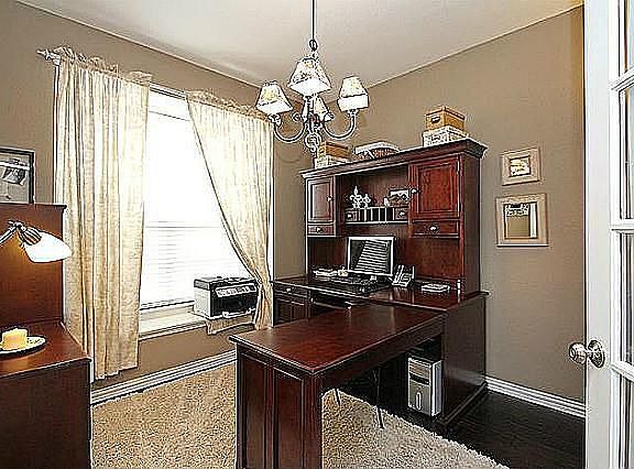 5th image of 1613 Thompson Dr