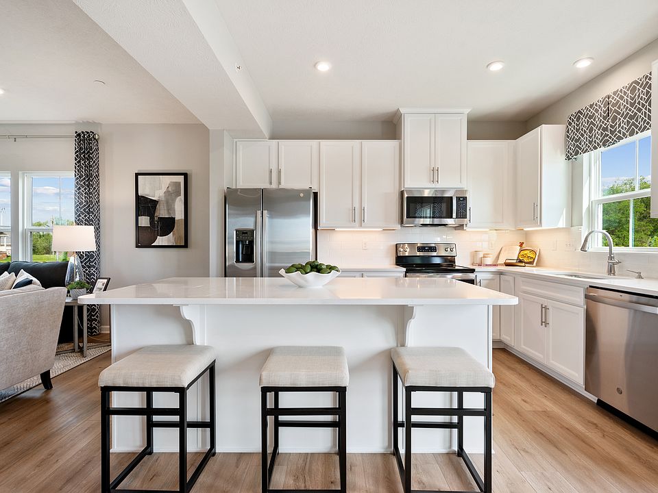 Spacious yards, wooded views resort-style amenities near Sewickley Robinson.