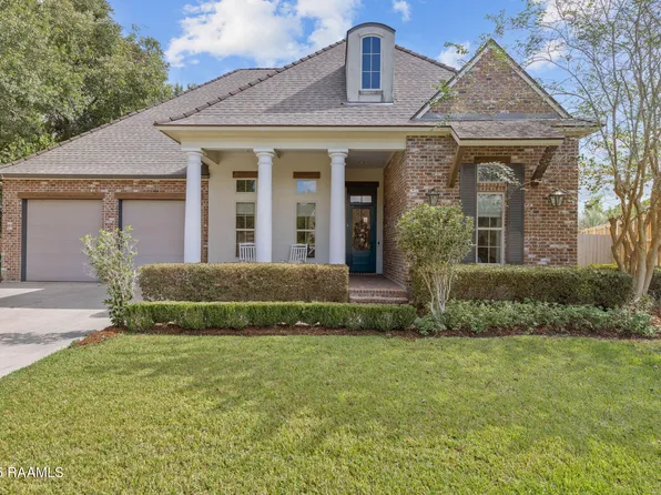 404 Summer Morning Ct, Lafayette, LA 70508