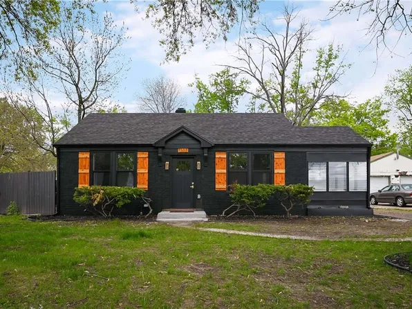 1302 W 30th St S, Independence, MO 64052