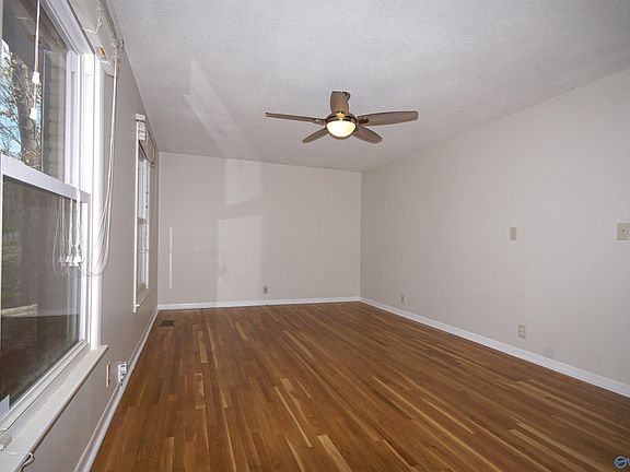 4th image of 518 Bain Dr SE