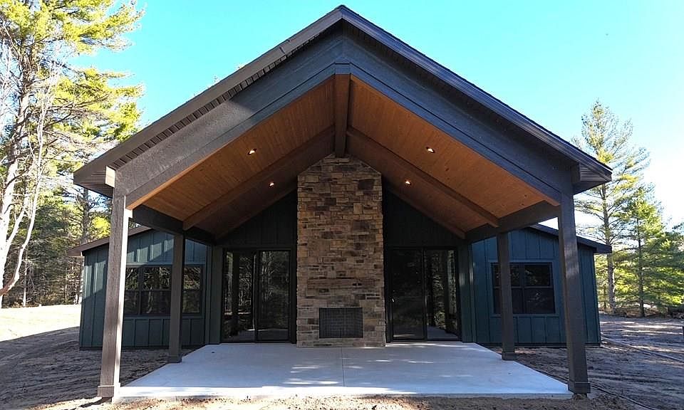 1st image of 3365 Lakeside Ln